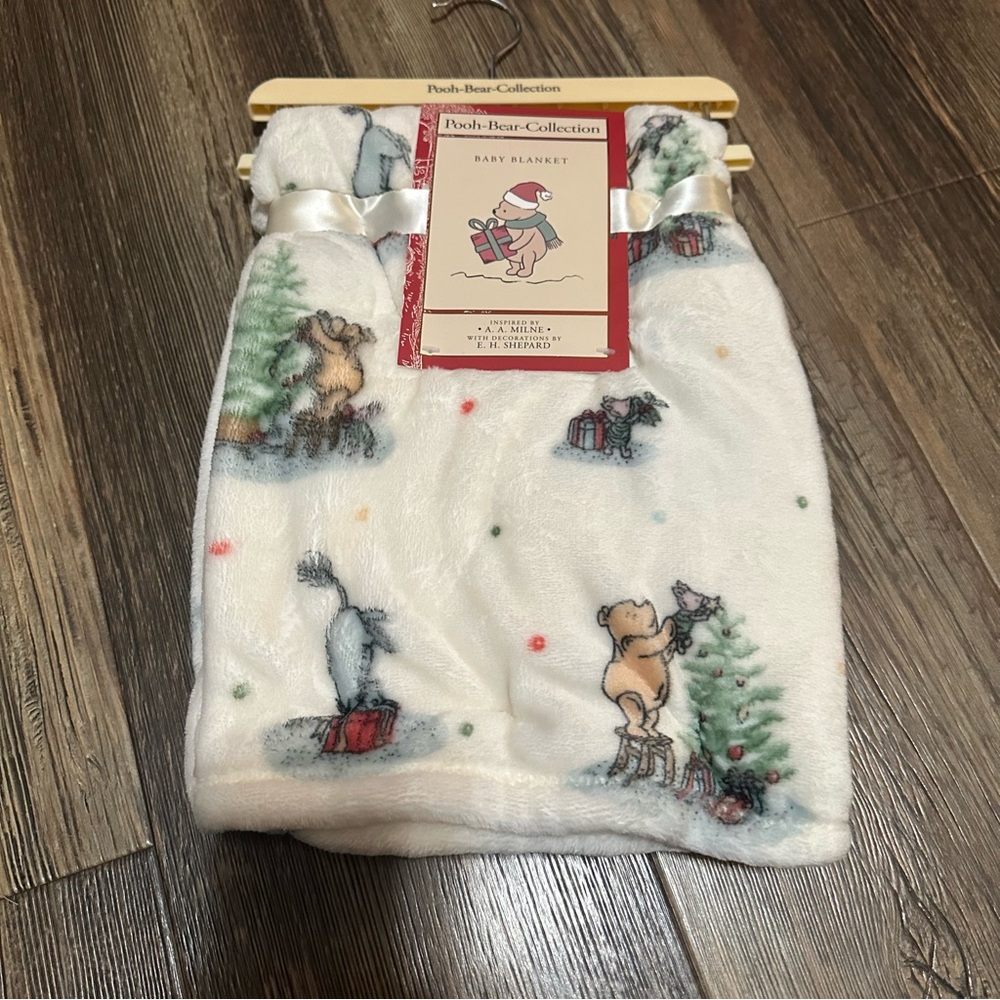 Pooh Bear collection Christmas baby blanket 30X40 plush holiday piglet NEW